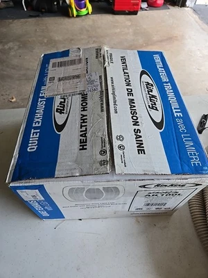 COMBO VENTILADOR BAÑO AIR KING AK100L 100CFM 2.5SONOS Foto 1 de 4