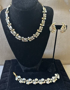 RARO De Colección Firmado BSK Collar Pendiente Pulsera Conjunto Esmalte Hojas y Estrás AB - Imagen 1 de 13