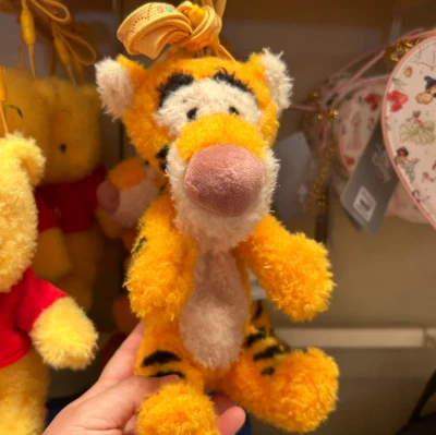 Mochila pequeña muñeca de peluche genuina Hong Kong Disneyland Tigger Foto 1 de 2