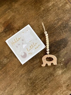 Guirnalda de elefante de madera, regalo personalizado para bebé, decoración de guardería para elefantes Foto 1 de 4