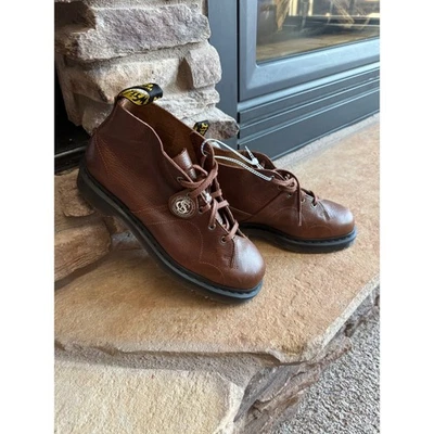 Botas Dr. Martens Church Charles F. Stead Buckingham Mono Marrón 10M/11W Gruesas Foto 1 de 4