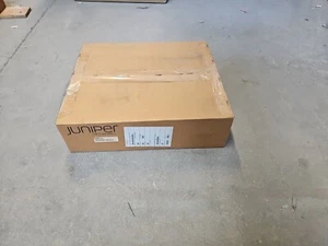 JUNIPER SRX1K3K-2CFM-TRAY Double-wide CFM tray holder (SRX1400/SRX3000) 1Y wrnty - Picture 1 of 3