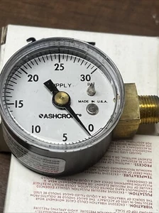 Ascroft Manometro a Montaggio Laterale 1-1/2", WOG, Nero. Acciaio, 1/8" ottone NPT 0-30PSI - Foto 1 di 2