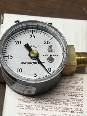 Ascroft 1-1/2" Side MountPressure Gauge, WOG, Blk. Steel, 1/8" Brass NPT 0-30PSI - Image 1 of 2