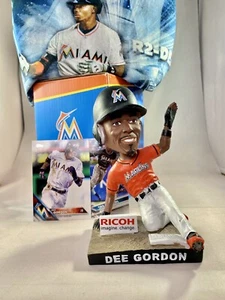 Miami Marlins Dee Gordon 2017 Bobblehead Topps cards Star Wars T-Shirt Bundle - Picture 1 of 8