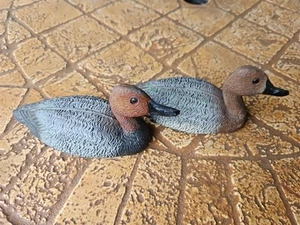 De Colección Miniatura Carry-Lite Vendedor Muestra CANVASBACK PATO SEÑUELO PAR PLÁSTICO DEPORTIVO - Imagen 1 de 7