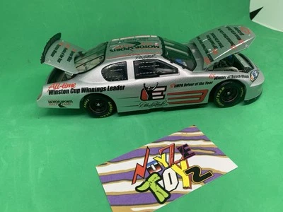 Chevy Monte Carlo NASCAR 2006 Salón de la Fama Dale Earnhardt 1/24 1:24 coche diecast Foto 1 de 4