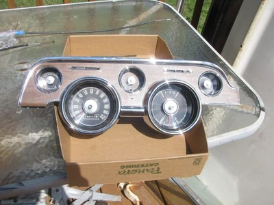 Cuadro de instrumentos Ford Mustang 1968 Woodgrain Foto 1 de 4