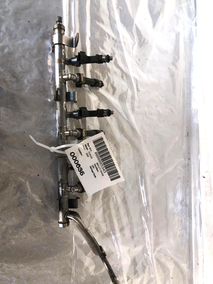 Ford Fusion 2006 sedán 3,0 L 6 cilindros riel de inyección de combustible con inyectores OEM Foto 1 de 4