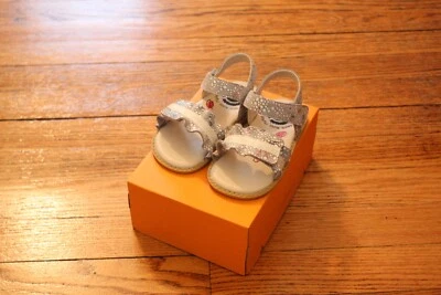 New in Box Livie and Luca Ripple Girls Sandal Size 6 White Gray Floral Cute! - Image 1 of 3
