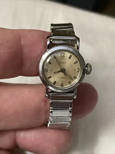 Timex Ladies 17 Jewels Windup Watch Working! - Picture 1 of 9