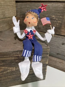 Bambola patriottica Annalee 2018 - Elfo a stelle e strisce 7", con bandiera usata in ottime condizioni - Foto 1 di 5