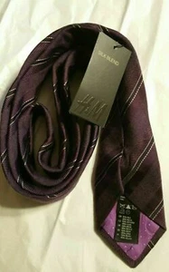 H & M VIOLETRED/ BURGUNDY SLIM NECKTIE TIE NEW! - Picture 1 of 3