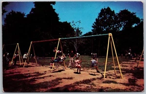 Postal de colección Louisville Kentucky KY niños jugando en el patio de recreo del vecindario - Imagen 1 de 2