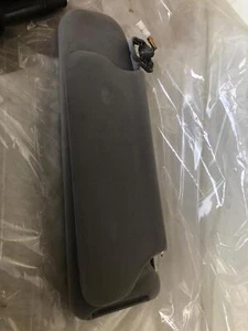 1999-2002 TOYOTA AVALON Illuminated Sun Visor w/ Mirror Right Passenger Side RH - Picture 1 of 16