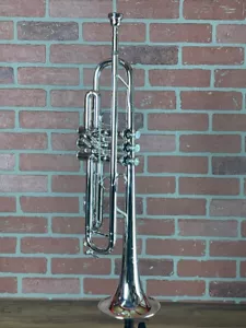 Bach Stradivarius 190S72X Professional Bb Trumpet - Silver Plated - Picture 1 of 12