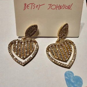 Betsey Johnson Love Heart Rhinestone Brilliance Stud Style 1 Pair Gift - Bild 1 von 3