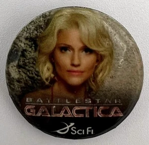 Battlestar Galactica Nummer 6 (Tricia Helfer) Pin / Button - Bild 1 von 3