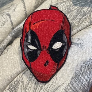Marvel: Deadpool Face Embroidered Iron-On Patch - Picture 1 of 2