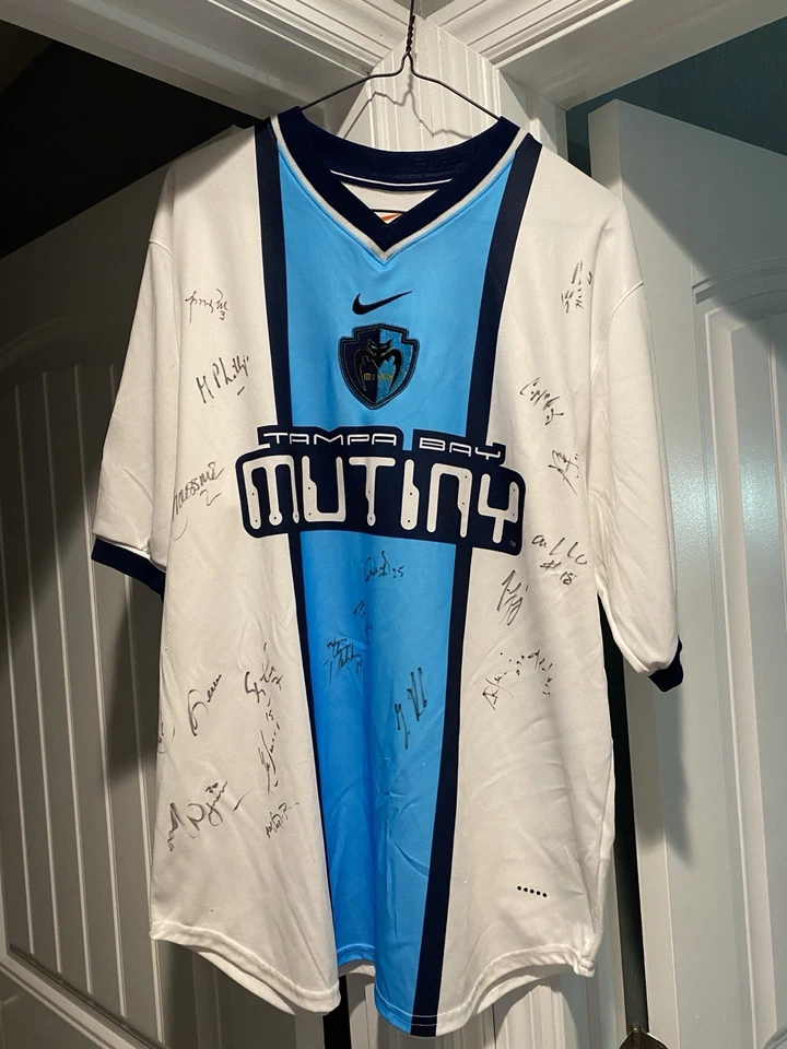 Camiseta deportiva Nike visitante Tampa Bay Mutiny años 2000 vintage MLS talla mediana firmada autografiada Foto 1 de 4