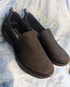 NEU OHNE ETIKETT SKECHERS AIR COOLED MEMORY FOAM DAMENSCHUHE. CASUAL STYLE. SCHWARZ.GR.11. - Bild 1 von 6