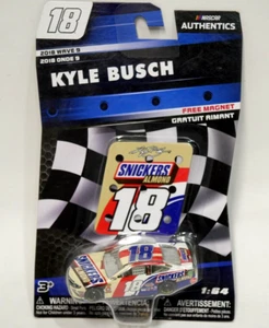 2018 Wave 9 Lionel NASCAR Kyle Busch #18 Snickers 1/64 Diecast Car Free Magnet - Picture 1 of 8