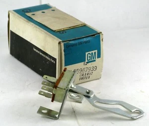 1969 Chevrolet Camaro 1970-1975 Nova NOS heater switch 3967939 - Picture 1 of 4
