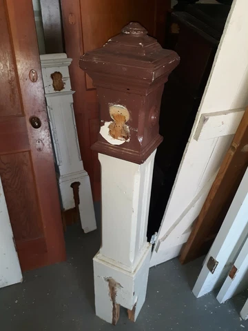 NEWEL POST DARK BROWN TOP BULLSEYES  WE SHIP!!!!!! Cover