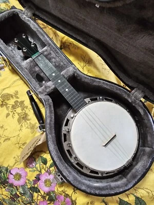 Billy Uke Scott ABBOTT MONARCH UKULELE BANJO COPY BY MARK WALSH.  - Image 1 of 4