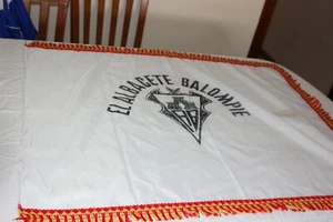 BANDERA DE FUTBOL ANTIQUISIMA DEL ALBACETE BALOMPIE FLECOS COLORES ESPAÑA - Imagen 1 de 2