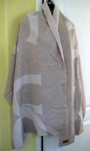 UGG WOVEN UGG LOGO WOMEN SCRAF NATURAL MULTI ONE SIZE FIT ALL  - Picture 1 of 8