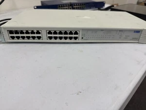 3Com 3C16611 SuperStack II Dual Speed Hub 500 24-Port 10/100 Mbps Ethernet w/PCo - Picture 1 of 5