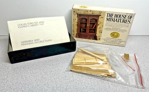 Nuevo gabinete cerrado vintage House of Miniatures #40001 (E6) - Imagen 1 de 5