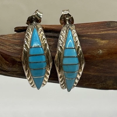 Pendientes perforados de plata de ley con incrustaciones de turquesa vintage sin usar Foto 1 de 4