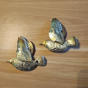 Juego de 2 gorriones vintage de latón para colgar en la pared decoración Homco MCM Nature - Imagen 1 de 14
