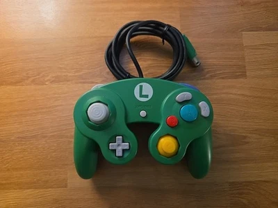 Club Nintendo Luigi GameCube Controller limited edition tested and working! - Image 1 of 4