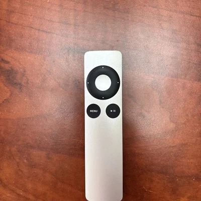 Genuine Apple Silver Remote for TV iPod iMac Macbook Pro Silver A1294 - Image 1 of 4