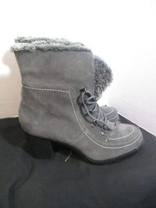 ISO 8M Joanne Gris Oscuro Gamuza Cuero Imitación Piel Tobillo Botas Impermeables Tacón Bloque - Imagen 1 de 16