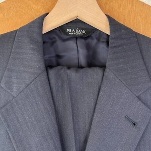 Jos A Bank Suit Mens 44R Navy Blue Herringbone 2 Button 100% Wool Pants 38x29 - Picture 1 of 21