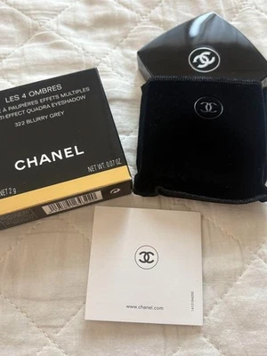 CHANEL LES 4 OMBRES 322 Blurry Gray (2g / 0.07oz) Multi-Effect Quadra Eyeshadow - Image 1 of 3