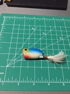 VINTAGE UNBEKANNTER KLAPPER 1-1/2" TOPWATER POPPER KÖDER SCHÖNE FARBE - Bild 1 von 4