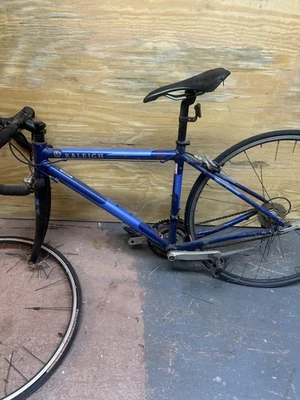 Bicicleta de carreras Raleigh Cadent One.Zero Foto 1 de 4