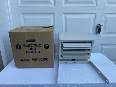 Berko 208/240 VAC Electric Space Heater HUH524TAC + Mounting Bracket - Image 1 of 4