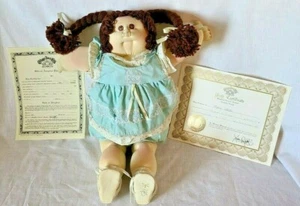Raro marrón flex trenzas vestido azul parche col muñeca infantil 1985 Xavier suave escultura - Imagen 1 de 9