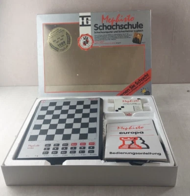 Ancien jeu d'échec électronique, apprentissage, Mephisto, en allemand, vintage - Photo 1/4