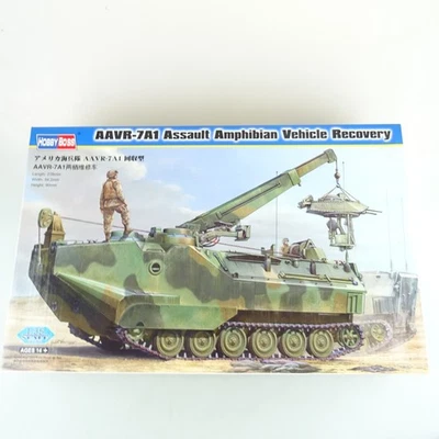 HobbyBoss 82411 1/35 AAVR-7A1 Assault Amphibian Vehicle Recovery ungebaut OVP - Bild 1 von 4