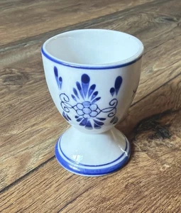 Vintage Delfter blauer Porzellan Eierbecher handbemalt Windmühlen & Blumen - Bild 1 von 3