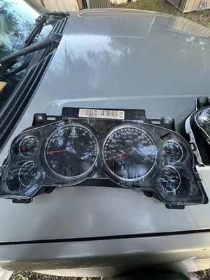2007-2010 Chevy GMC Silverado Sierra Tahoe Yukon Instrument Cluster 15944011 - Image 1 of 2