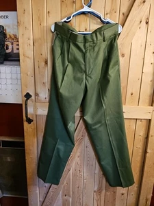 Neu mit Etikett Dockers plissiert olivgrün 34 x 32 Herrenhose - Bild 1 von 7