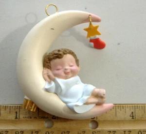 MOONLIT NAP 1988 HALLMARK ORNAMENT - Picture 1 of 2